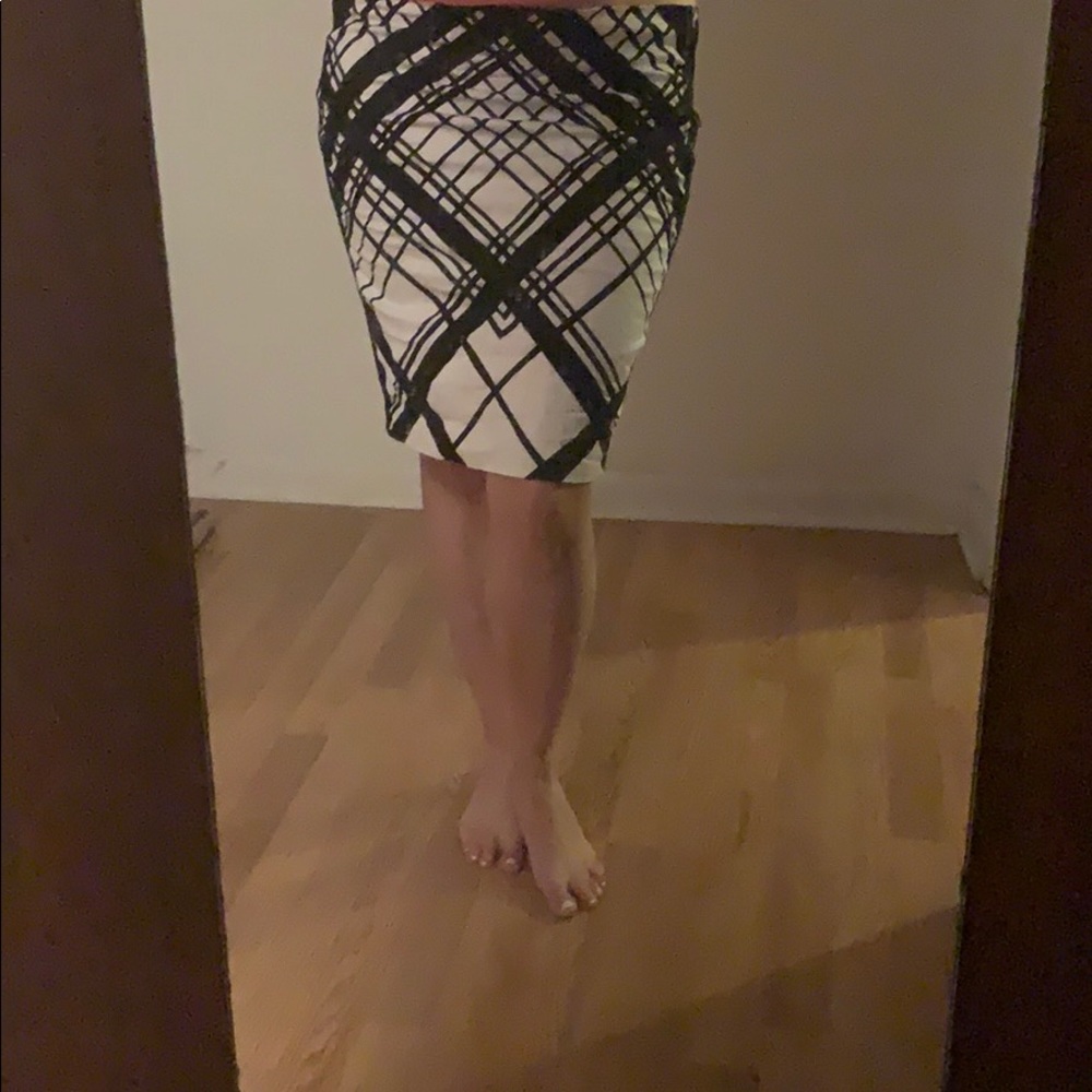 Classic! black and white cris cross skirt